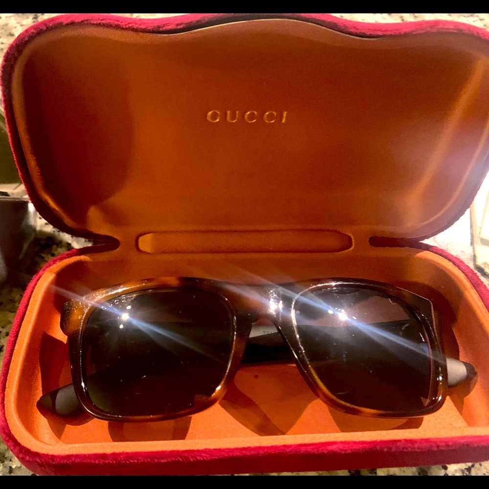 Women’s Gucci Shades